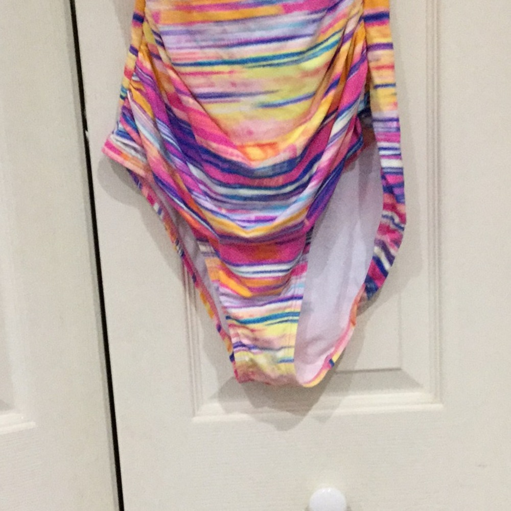 Swimsuit - Picture 4 of 4